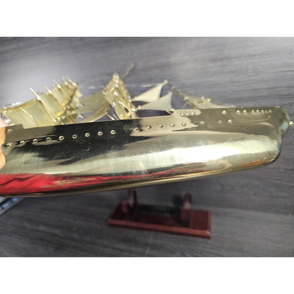 Vintage Brass Sailing Ship Model Display The Sagres Portugal Figure Statue Boat - Picture 12 of 16
